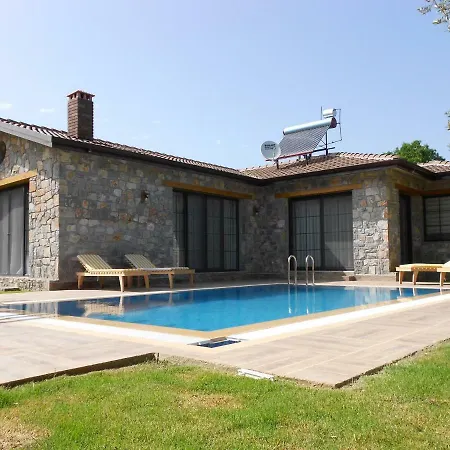 Naila Villa
